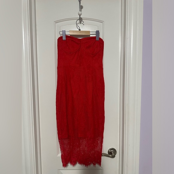 MISSGUIDED lace tube red dress - Picture 2 of 3